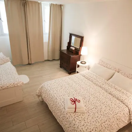 Casa vacanze Appartmetno Olga - Sleeps 4 - Lake View